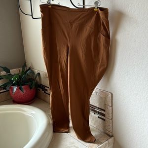 Lululemon yoga pants with pockets